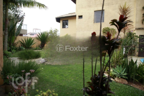 Image 3 - 825858