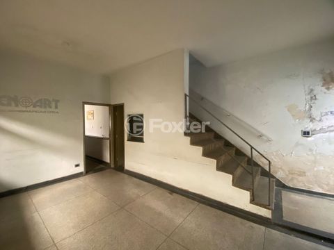 Image 32 - 825876