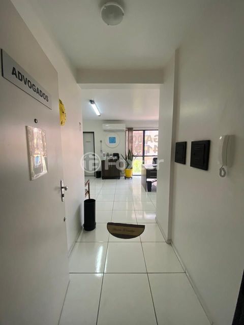 Image 1 - 825877