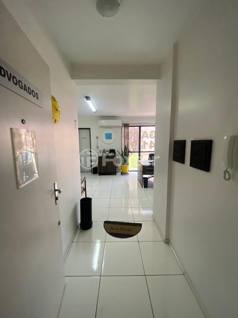 Image 0 - 825877