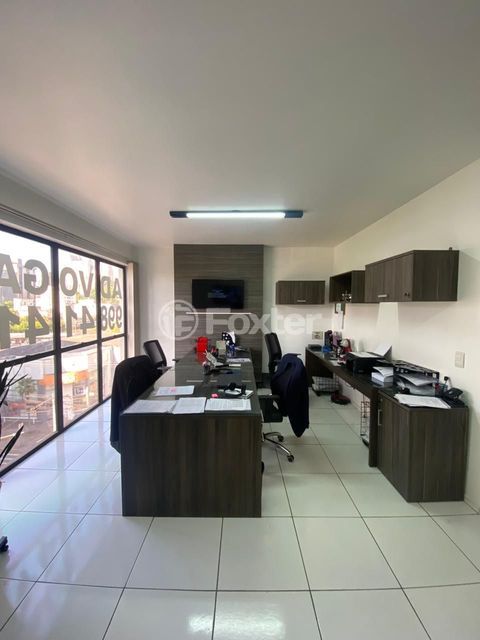 Image 3 - 825877