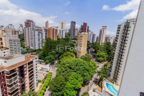 Image 10 - 826097