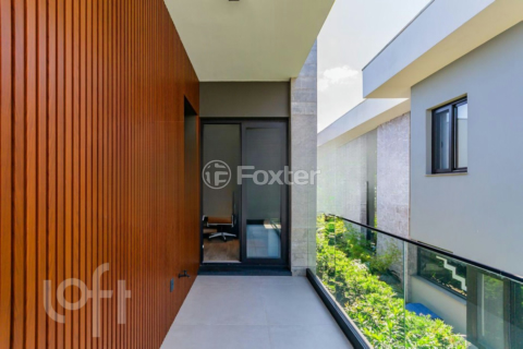 Image 37 - 826258