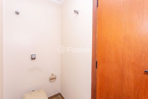 Image 35 - 826623