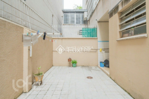 Image 37 - 826689