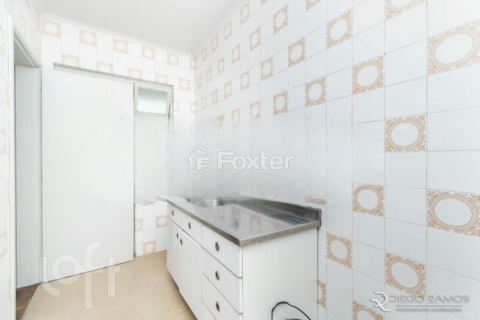 Image 7 - 826696