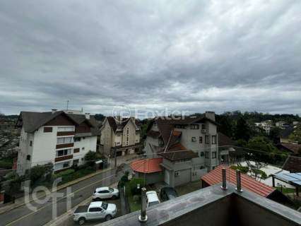 Image 12 - 826953