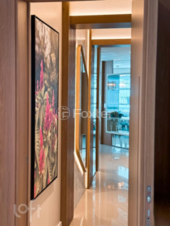 Image 6 - 827618