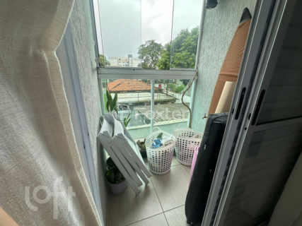 Image 8 - 828275
