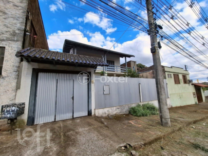 Image 9 - 828608