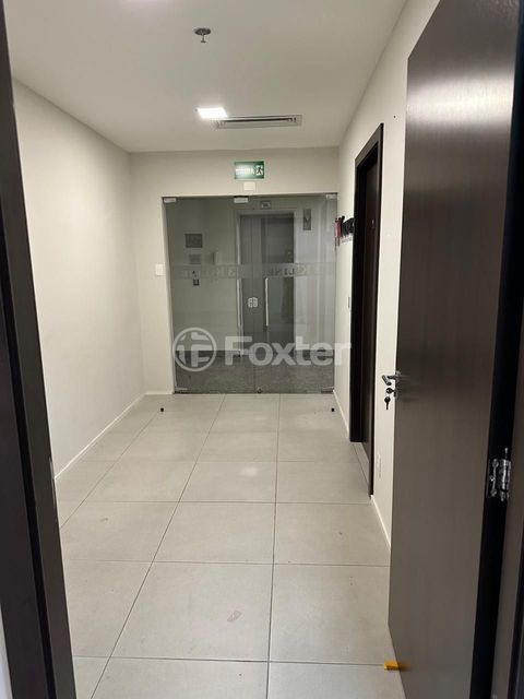 Image 2 - 828853