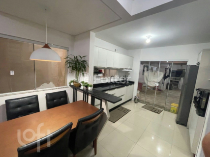 Image 3 - 828924