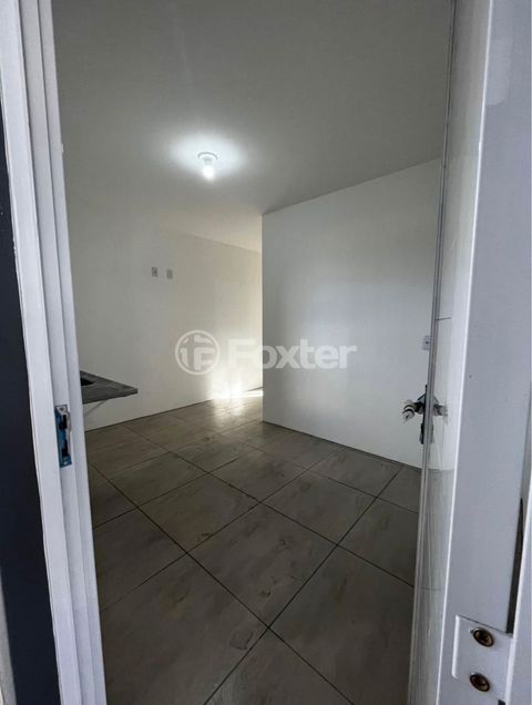 Image 3 - 828930