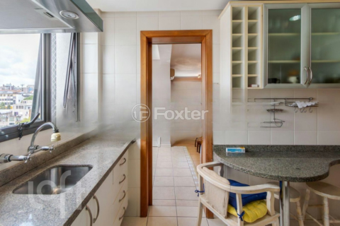 Image 7 - 828940