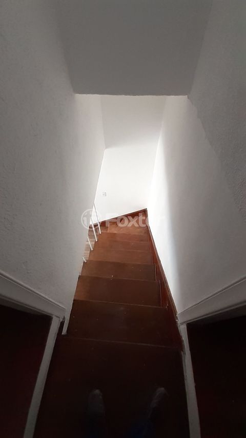 Image 6 - 828967
