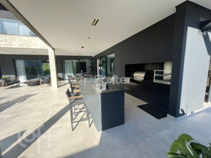 Image 5 - 829442