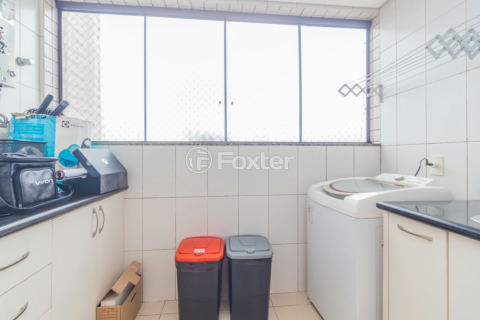 Image 32 - 829538