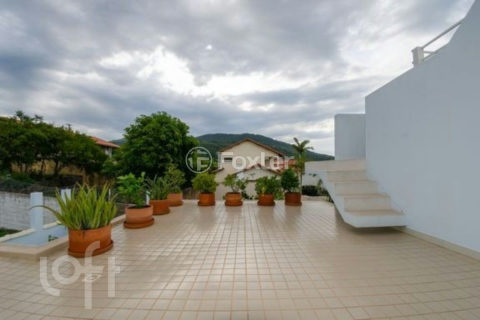 Image 17 - 830148