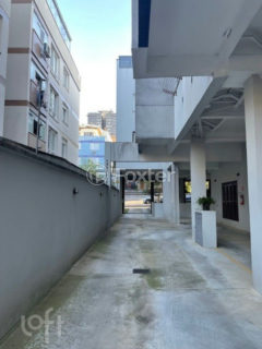 Image 27 - 830282