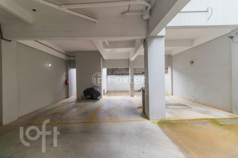Image 28 - 830282
