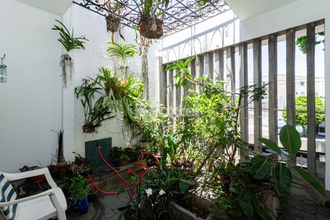 Image 3 - 830678