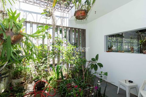Image 4 - 830678
