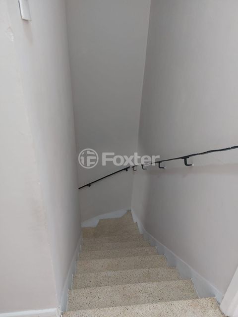 Image 2 - 831064