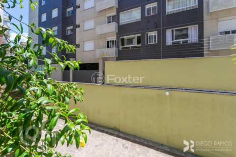 Image 7 - 831115