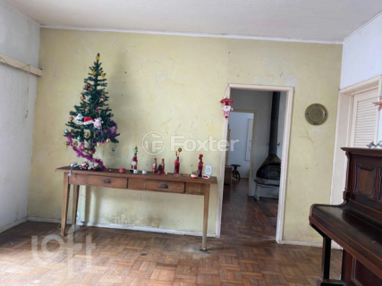 Image 3 - 831561