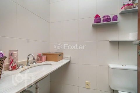Image 7 - 831625