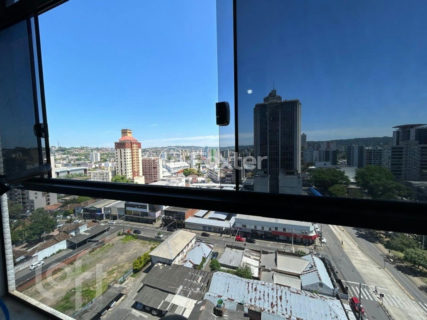 Image 9 - 831971