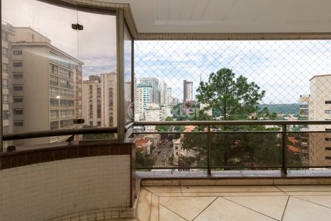 Image 11 - 831989