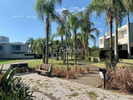 Image 32 - 832072