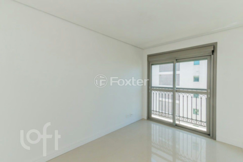 Image 7 - 832213