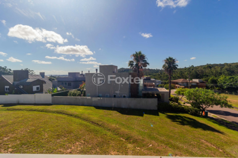 Image 35 - 832253