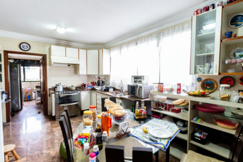 Image 33 - 832303