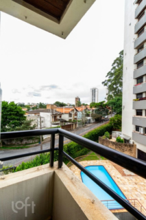 Image 29 - 832303