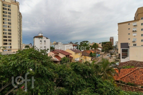 Image 12 - 832345