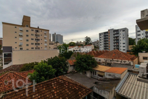 Image 13 - 832345
