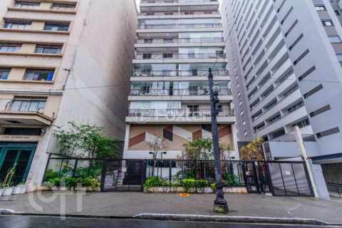 Image 21 - 832520