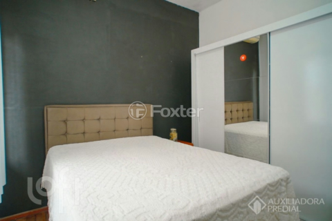 Image 33 - 832902