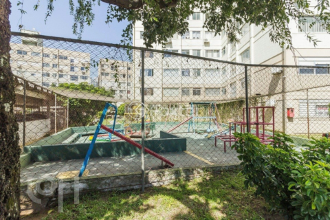 Image 32 - 833062