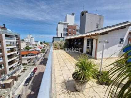 Image 4 - 833596