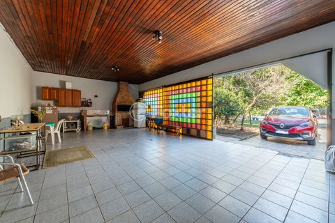 Image 10 - 833744