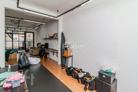 Image 4 - 834016