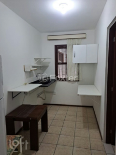 Image 7 - 834057