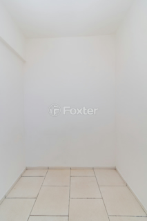 Image 9 - 834136