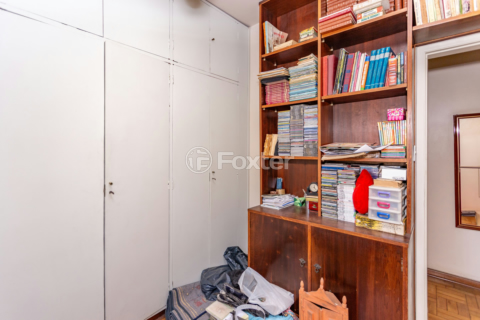 Image 17 - 834823