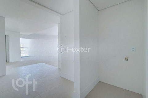 Image 5 - 834950