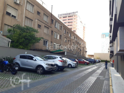 Image 28 - 835007